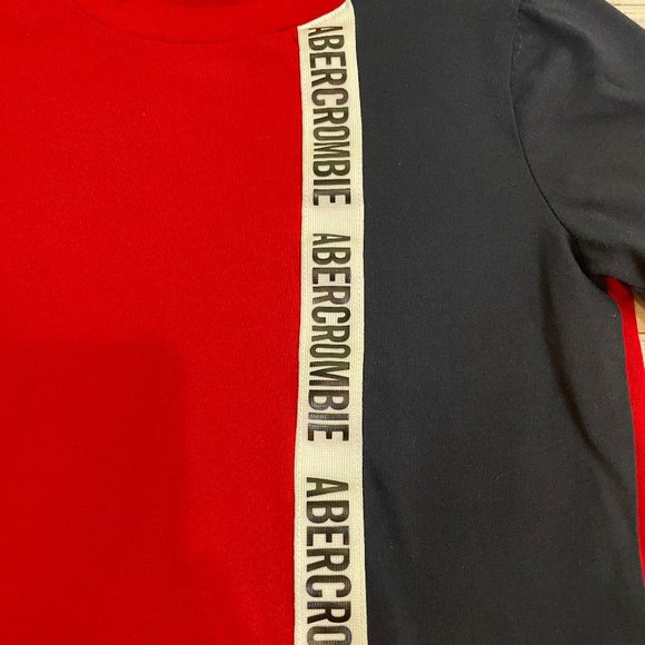 Boys Abercrombie Kids Color Block Logo Short Sleeve Tee - Picture 2 of 4